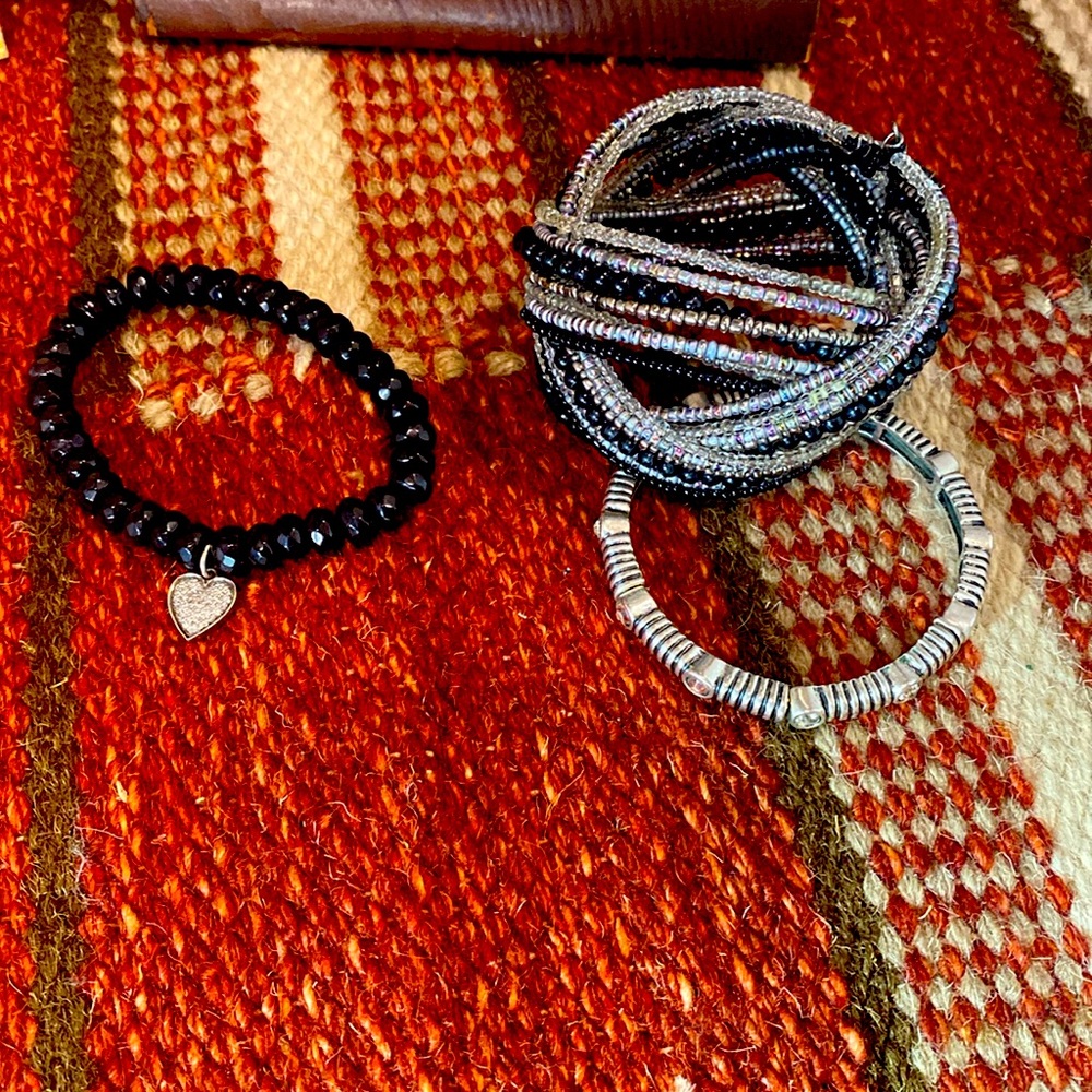 Miscellaneous bracelets sold as a lot